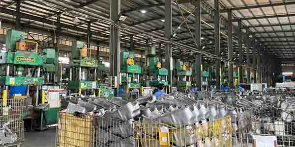 stamping workshop engine oil pan