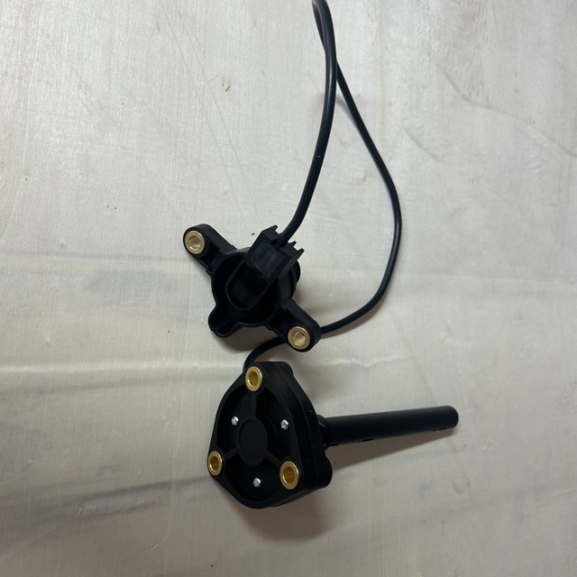 D9a2a Oil Pan Level Sensor 23285701 3173797 21521353 22022794 24424110 21042447 22807993 20506546